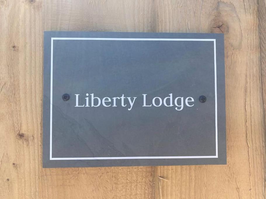 Liberty Lodge Winsham Luaran gambar